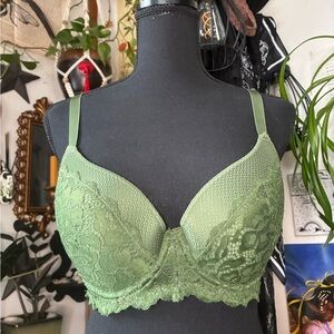 Elegant Lace Underwire Bra in Green